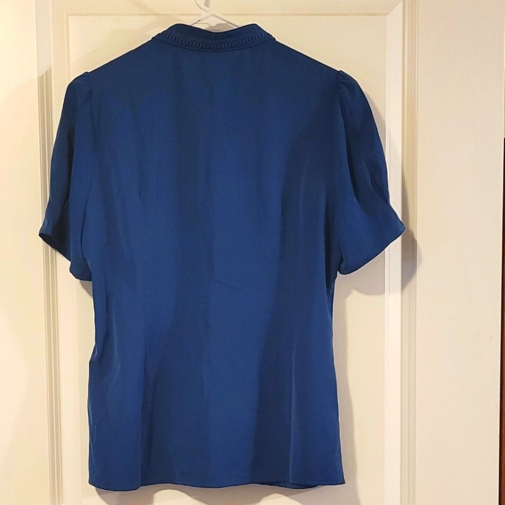 Womens Beautiful Blue Blouse - Picture 4 of 5